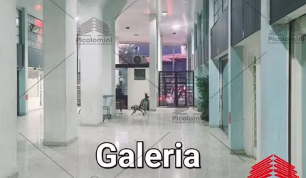 Sala em Moema, dentro da Galeria, com 01 salas, 02 banheiros, com portaria 24 horas