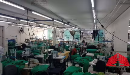 Prédio comercial a venda de 880 m² no Tatuapé, Salão vão livre, vestiário, 6 banheiros, Terraço