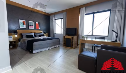 Flat à venda no Tatuapé, 1 quarto, 1 suíte, 1 sala, 1 banheiro, 1 vaga com Manobrista, 30m² de área. Piscina, academia, sauna, arrumação diaria e mais