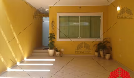 Sobrado de alto padrão a venda e locação com 3 quartos, 1 suíte e 4 vagas na Mooca 240 m²