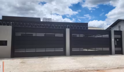 Aluguel de casa no Jardim das Cerejeiras, Atibaia-SP: 3 quartos, 1 suíte, 3 salas, 2 banheiros, 4 vagas de garagem, 110m².