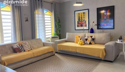 Casa com 3 dormitórios à venda, 240 m² por R$ 900.000,00 - Jardim das Indústrias - São José dos Campos/SP
