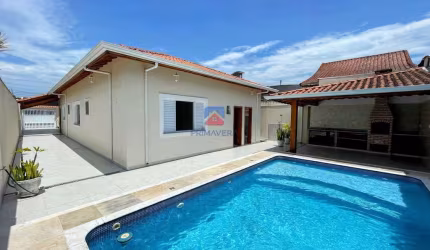 Casa com 4 suítes e espaço gourmet para venda - Flórida