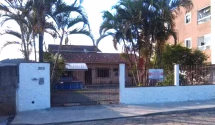 TERRENO COM 350M² CASA COM 70M² EM ÓTIMA LOCALIZAÇÃO NO AVENTUREIRO EM JOINVILLE-SC