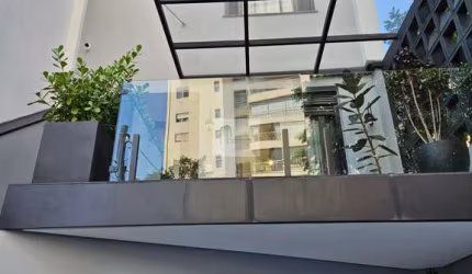 Linda casa reformada e modernizada de 02 suítes em Jardim da Gloria  -  São Paulo