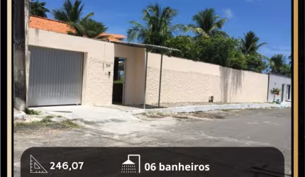 CASA COM 08 DORMITÓRIOS E 06 BANHEIROS EM ITAPUÃ