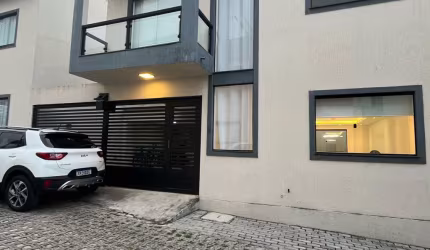 Casa Incrível de 3/4 com 03 suítes