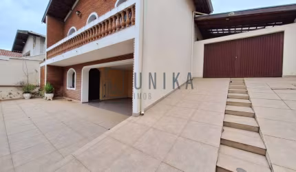 Espetacular casa à venda em Campinas-SP, Jardim Carlos Lourenço! 3 quartos, 1 suíte, 3 salas, 3 banheiros, 6 vagas, 267m²!