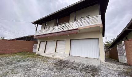 Casa para Venda em Joinville, João Costa, 3 dormitórios, 1 suíte, 2 banheiros