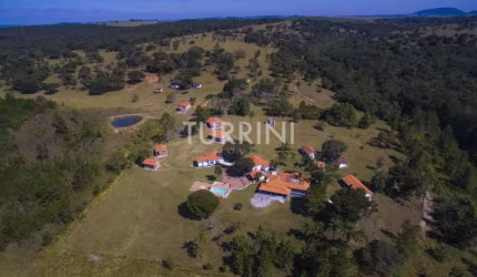 Fazenda para venda localizada em Avaré tendo como divisa represa Jurumirim Avaré-SP