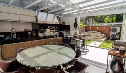 Casa a venda em condômino fechado no jardim marajoara, com 320m², 4 quartos sendo 4 suítes, 5 vagas.