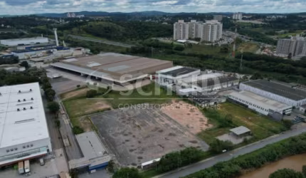 Galpão de 12.783m2 de construção em área industrial de Jundiai
