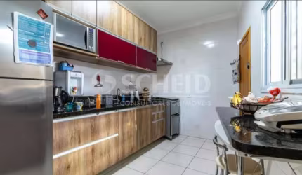 Sobrado a venda com 2 dormitórios e 2 vagas, no Jardim Marajoara.