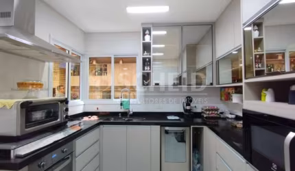 Sobrado novo na região do Campo Grande 135m2, 3 suítes, sala ampla, 3 vagas de garagem !