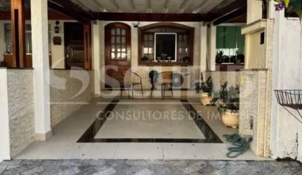 CASA A VENDA EM CONDOMINIO