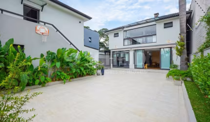 Casa a venda no bairro Granja Julieta - São Paulo