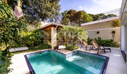 Belíssima casa à venda com 370m² no Alto da Boa Vista com 6 vagas de garagem e 3 quartos