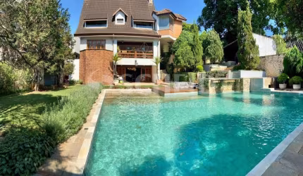 Casa de alto padrão à venda no Alto da Boa Vista com 5 quartos piscinas e jardim