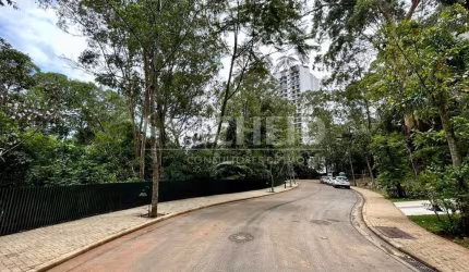 Terreno com 870m2 à venda em condomínio de luxo no Alto da Boa Vista