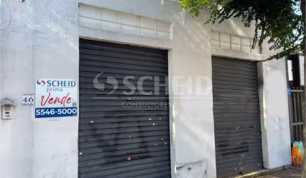 Terreno à venda no Brooklin com 4 edificações para demolição.