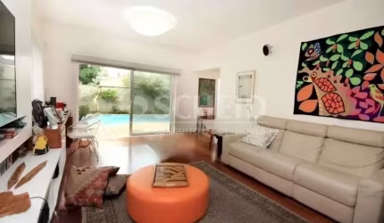 Casa de Vila, 330m² com 4 quartos (2suítes) à Venda na Granja Julieta