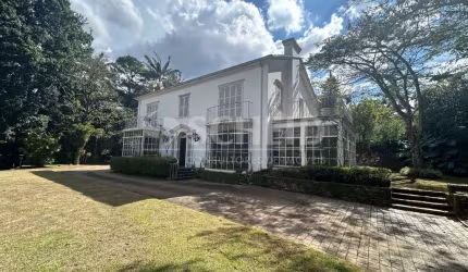 Casa para reforma, com quadra de tênis e piscina na Chácara Flora