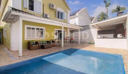 Casa a venda em condomínio fechado , segurança privada 24h no Bairro Alto da Boa Vista