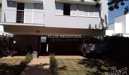 Casa à Venda no Condomínio Lago Boa Vista - Elegância, Conforto e Vista Privilegiada em um dos Melh