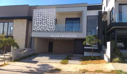 Casa à venda no Condomínio Sunlake com piscina, 3 suítes e acabamentos de alto padrão