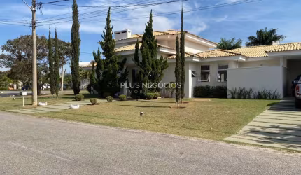 Casa à Venda no Condomínio Village Ipanema 1: Luxo, Conforto e Segurança com Piscina, Jardim e Espa