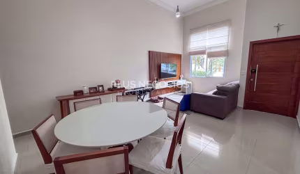 Casa no Condomínio Villa do Bosque em Sorocaba com Piscina Aquecida, 3 Suítes e área gourmet com Ch