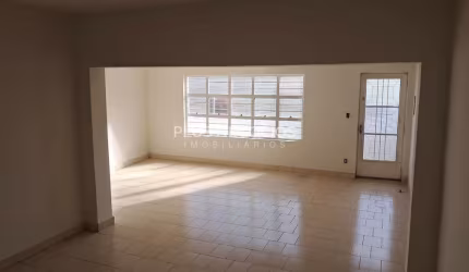 Casa à Venda com 3 Dormitórios, 1 Suíte e 165m² de Área Útil no Centro de Sorocaba – Conforto e Loc
