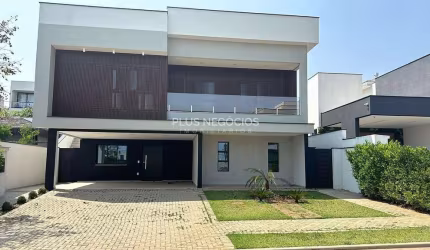 Casa Assobradada de Alto Padrão no Alphaville Nova Esplanada 3 | 3 Suítes, Piscina e Escritórios |