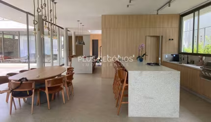 Casa de Alto Padrão para Venda e Locação no Fazenda Imperial – 704m², 5 Suítes, Piscina, Área Gourm