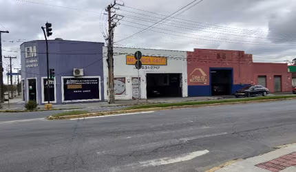 Ótimo imóvel comercial de esquina com 382,90 m² de área construída à venda no bairro Bucarein em Joinville - SC por  R$ 1.650.000,00 .