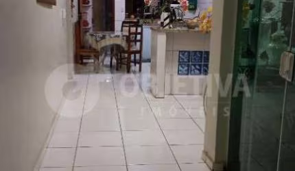 Excelente casa no Bairro Roosevelt em Uberlândia