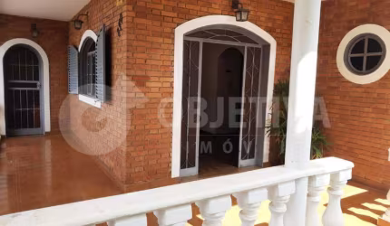 Residência Charmosa a venda no bairro Tabajaras em Uberlândia : Oportunidade Única