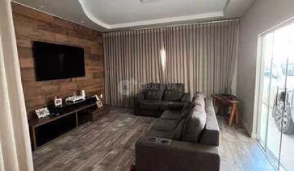Casa à venda, 3 quartos, 1 suíte, 2 vagas, JARDIM EUROPA - UBERLANDIA/MG