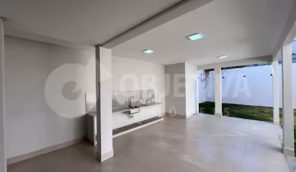 Encantadora Casa Nova de Estilo Sobrado com 3 Suítes, Sala de Cinema e Área Gourmet Coberta - Bairro Vigilato Pereira Em Uberlândia