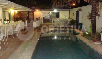 Casa à venda, 4 quartos, 1 suíte, 5 vagas, UMUARAMA - UBERLANDIA/MG