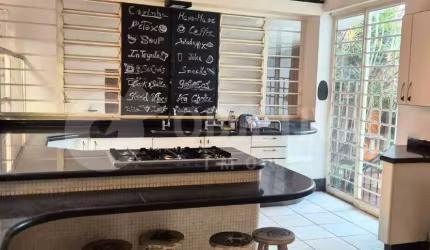 Excelente casa comercial à venda no bairro Fundinho em Uberlândia