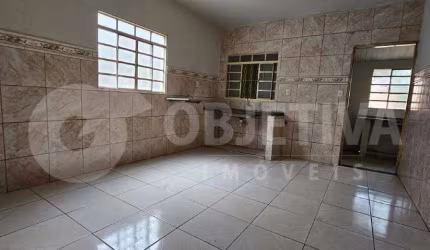Casa para aluguel, 3 quartos, 1 suíte, 2 vagas, GRANADA - UBERLANDIA/MG