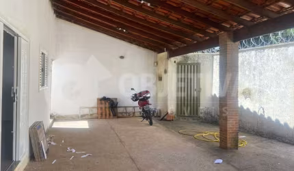 Casa à venda, 2 quartos, 2 vagas, PRESIDENTE ROOSEVELT - UBERLANDIA/MG
