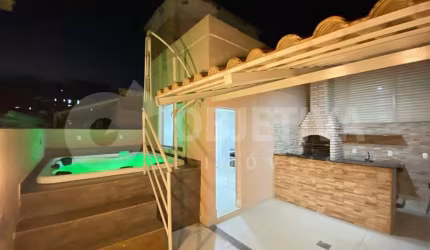 Linda cobertura duplex disponível para aluguel no bairro Santa Monica em Uberlândia