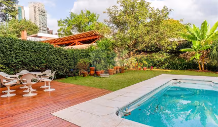 Casa com 4 quartos à venda em Vila Madalena - SP