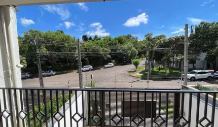 Sobrado com piscina À venda em Maringá
