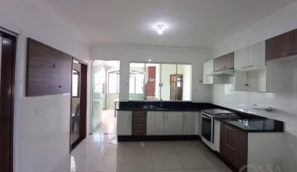 Sobreloja para locação em Maringá, Zona 05, com 3 quartos, com 254 m²