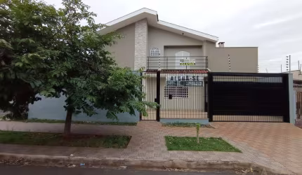 Excelente Sobrado c/ Piscina no Jardim Itália em Maringá Paraná