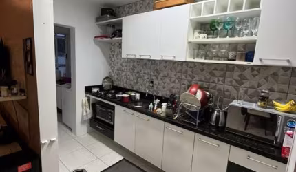 Apartamento de 02 dormitórios sendo 01 suíte em Capoeiras - Florianópolis