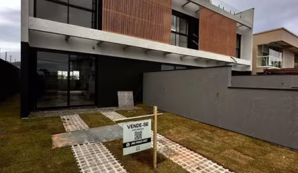 Sobrado Residencial em Ingleses do Rio Vermelho
